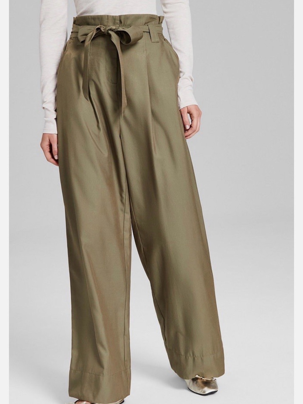 Paperbag Waist Wide-Leg Pants in Olive